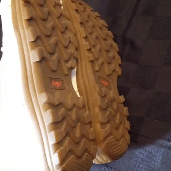 Lugz Women's White and Tan Winter Boots 9 - Picture 6 of 8